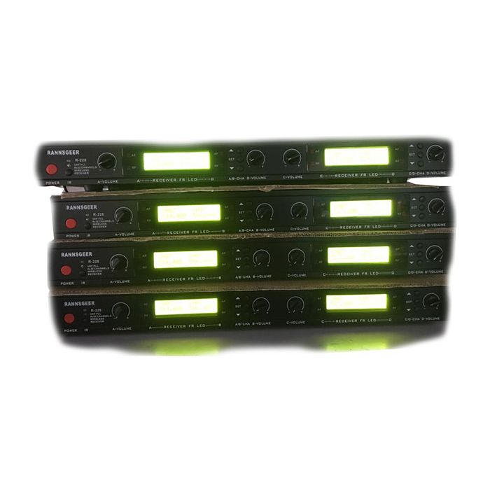 Rannsgeer 4-Channel UHF Wireless Microphone System - 4 Tan Dual-Ear Headsets